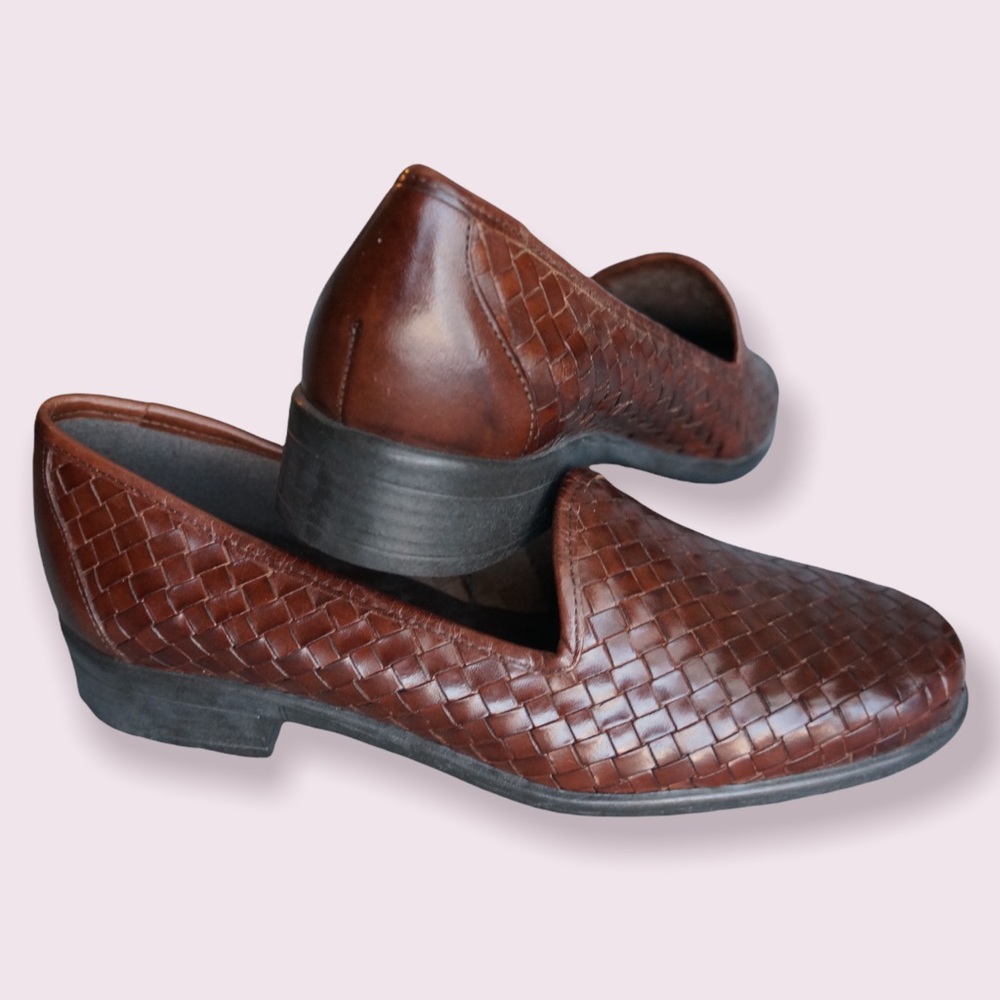 Brand New Romano Brown Woven Leather Loafers Women’s size 6